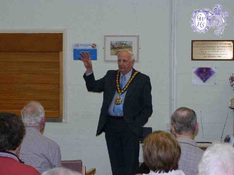 26-471 Bill Boulter addressing the March 2015 meeting of the GWHS