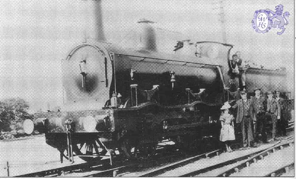 22-067 Wigston railwaymen 1902 Young lady is Ethel Howe