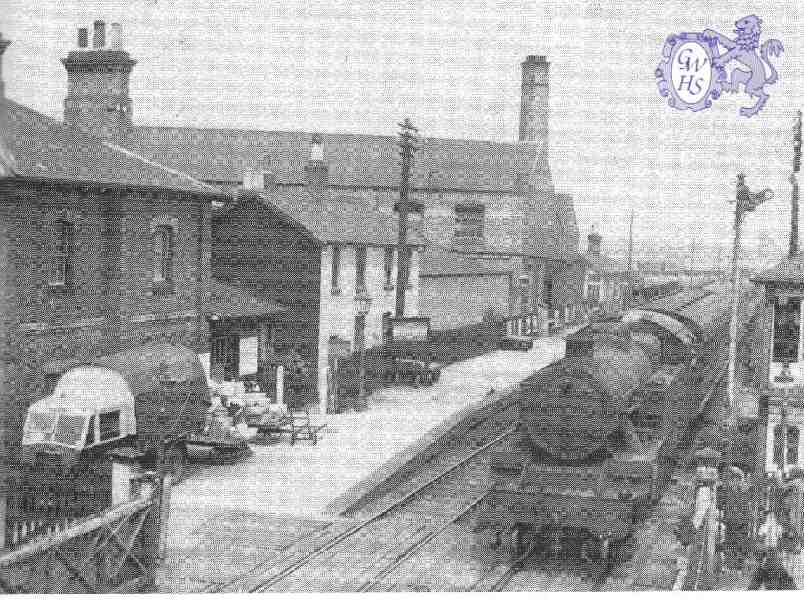 22-314 South Wigston Station and the level crossing gates at the Blaby Road 1940