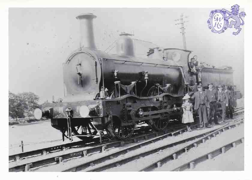 7-115 Mr Howe pre 1914 and little girl Ethel Howe South Wigston