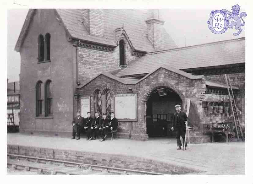 7-94 South Wigston Station Building c 1960