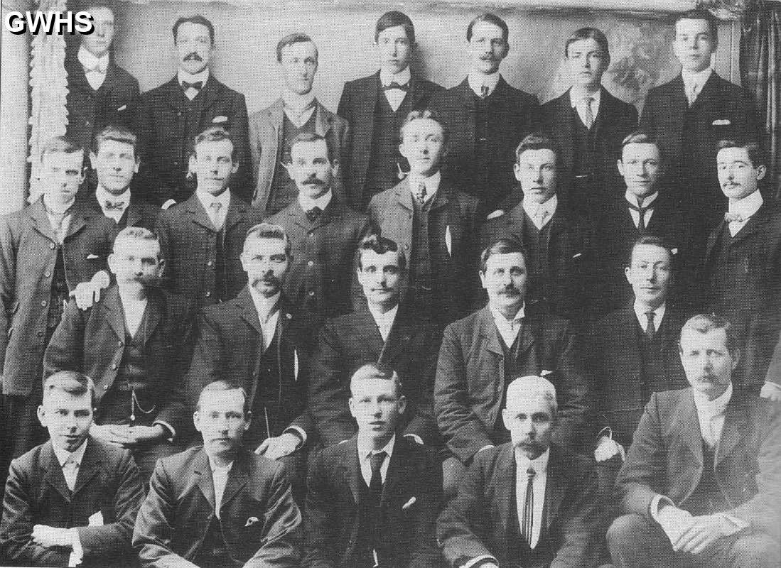 22-095 South Wigston Adult School group circa 1915