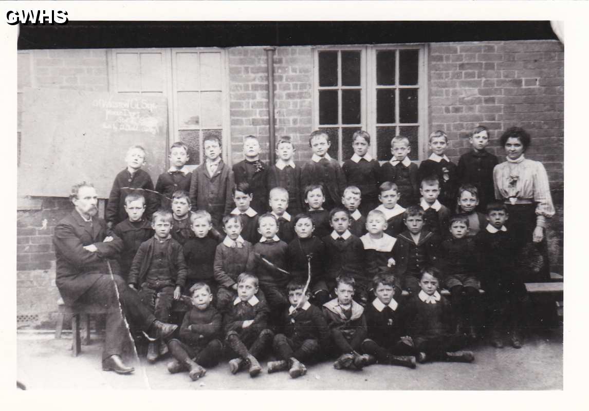 7-28 Mr Bates and his class from South Wigston School c 1900