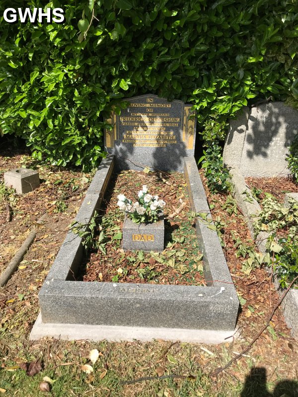 35-762 Grave Stone of Frederick Oldershaw at Wigston Cemetery