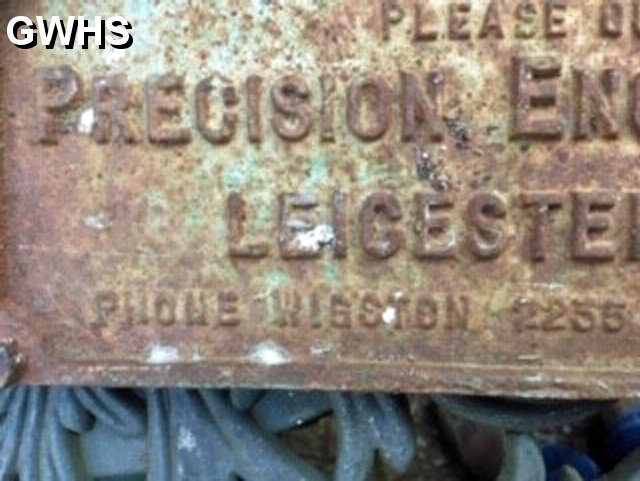 39-045 Wallace Precision Engineering Blaby Road South Wigston iron plaque c 1910
