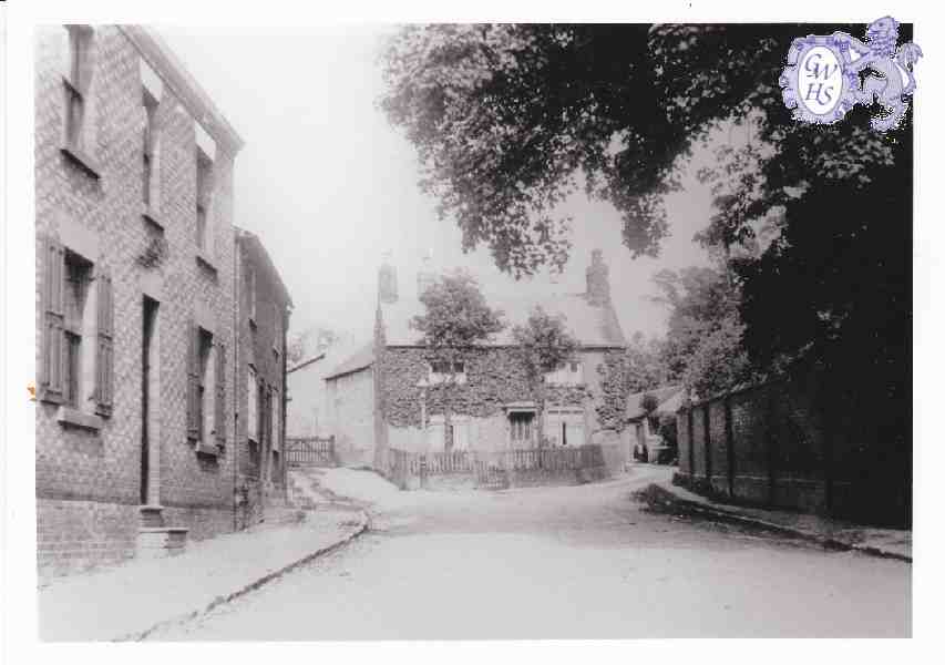 8-273 Goodin's House Spa Lane Wigston Magna c 1920 with Lewin house on left