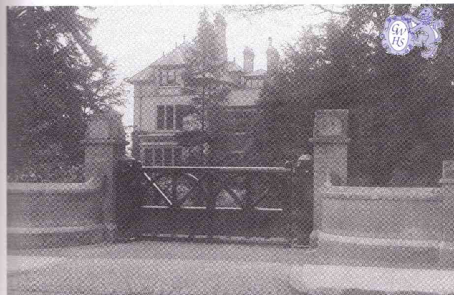 17-073 Bushloe House Station Road Wigston Magna c1920