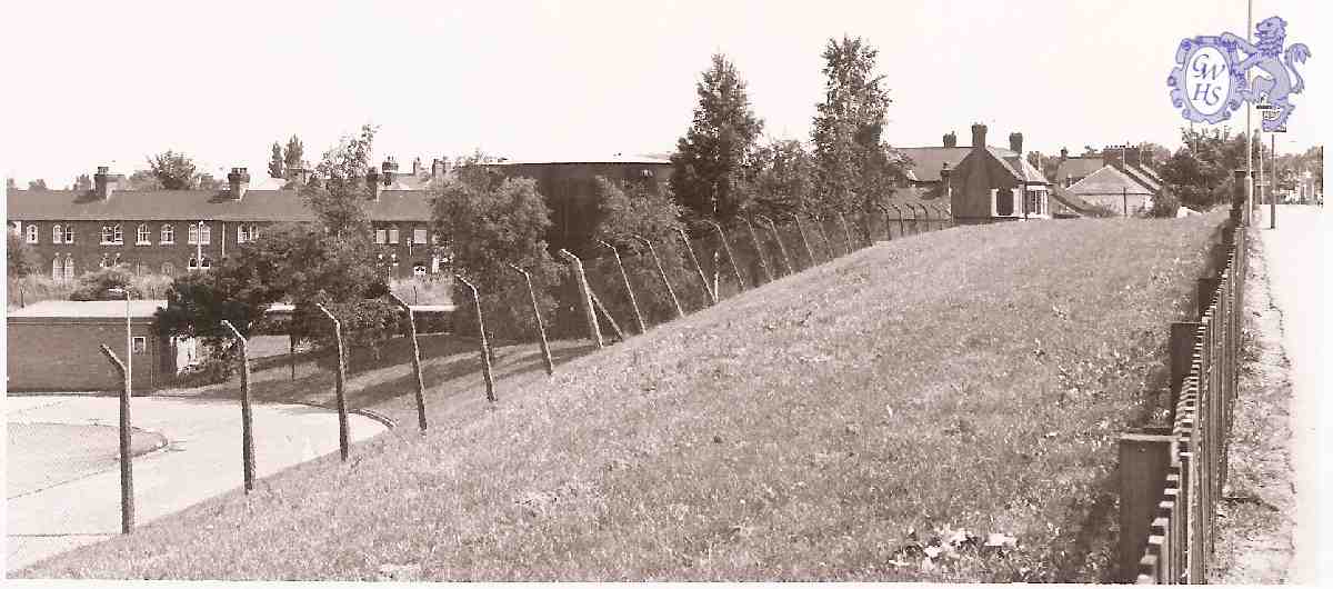 24-134 Spion Kop bridge looking towards Wigston Magna