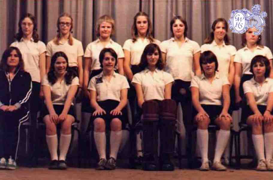 30-984 Abington hockey team. 1973-4 Wigston Magna
