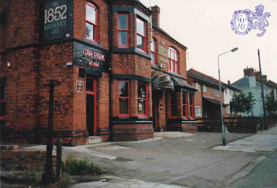 7-54 Railway Hotel Station Road Wigston Magna 1987 (now 1852 Brewery Company)