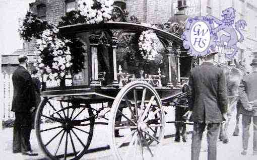 9-99 Funeral of Mrs Franklin circa 1925, Herse stands outside the Railway Hotel Station Road Wigston