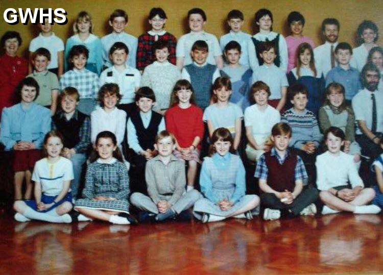33-748 Thythorn primary school .. probably 1983-84