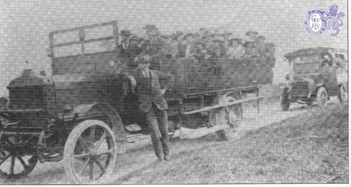 22-142 Jordan's Charabancs Canal Street South Wigston circa 1925