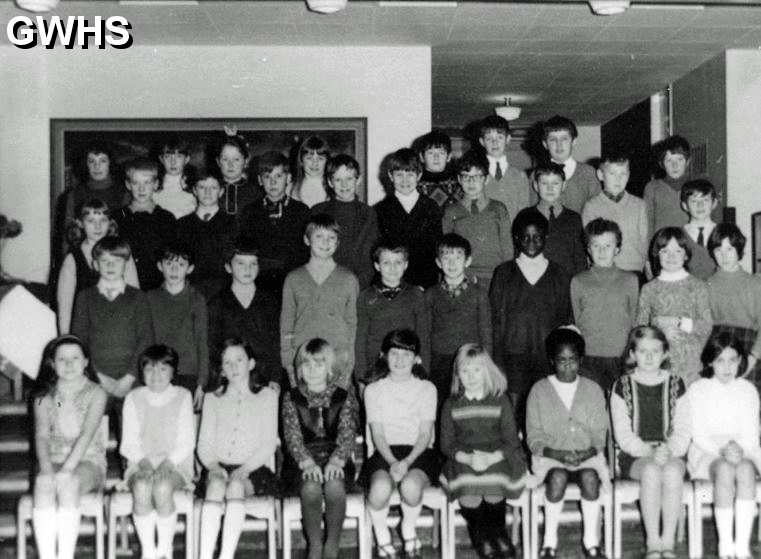 33-352 Waterleys juniors 1968-69 Wigston Magna