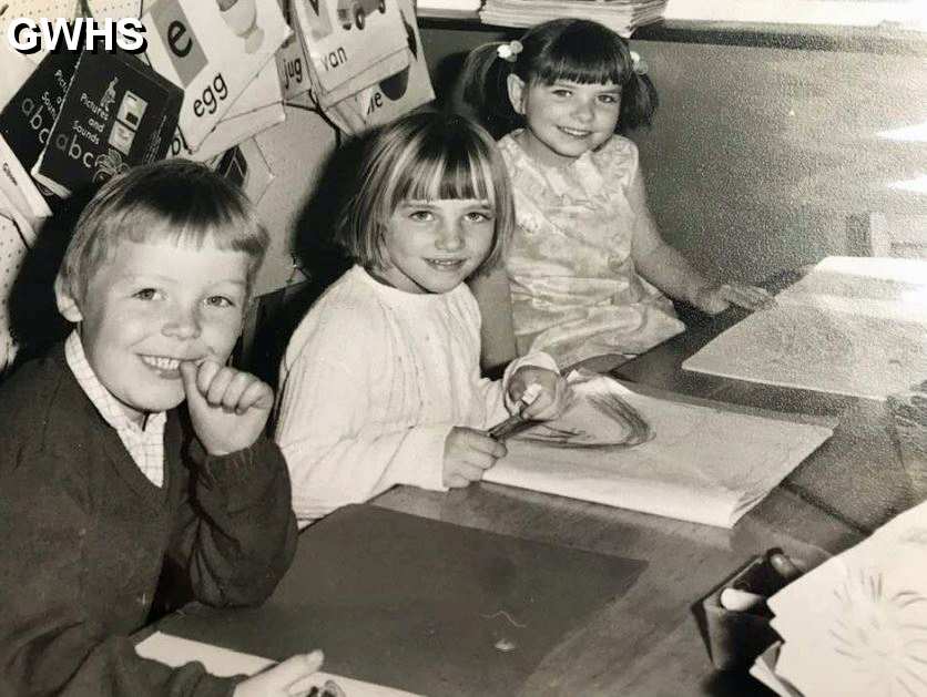34-916 Waterleys Primary Aylestone Lane Wigston Magna around 1970