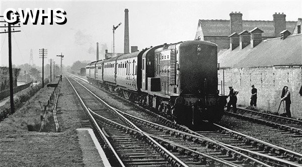 39-053 Bo-Bo No 10800 on a Rugby to Leicester service