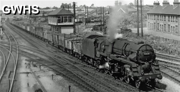 39-121 BR Standard 9F 2-10-0 No 92026 Wigston South Junction 1955