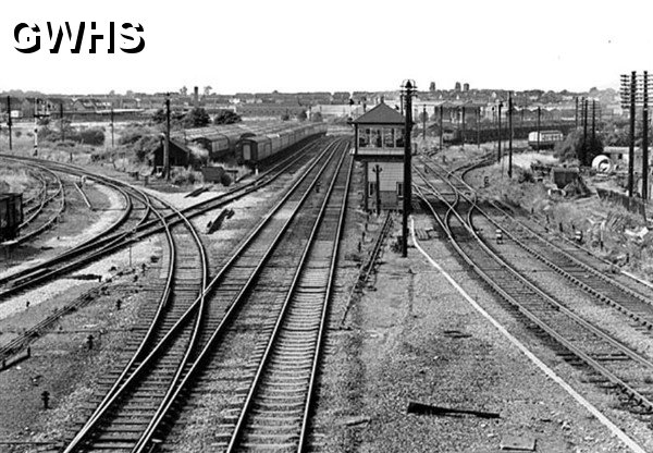 39-196 View from Sion Kop Bridge towards Leicester c 1960