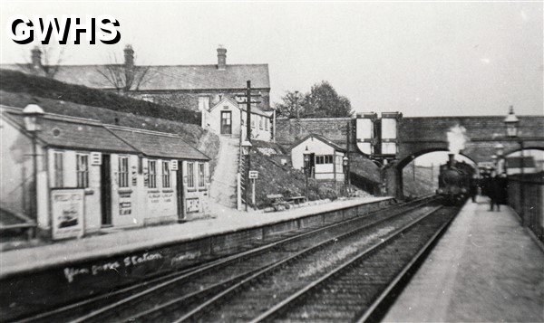39-483 len Parva Railway Station