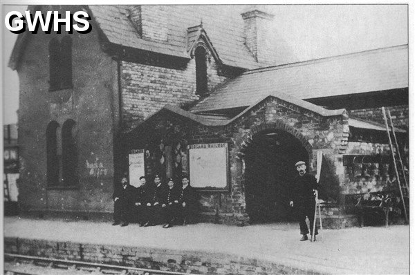 22-058 Wigston Station staff circa 1900