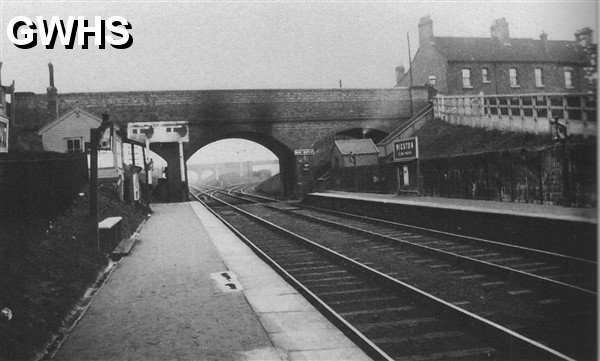 22-077 Glen Parva Station circa 1900 with Signal Box on the left