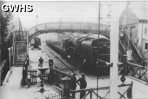 22-195 Blaby Road South Wigston level crossing just before removal in 1965