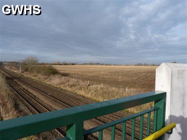 23-725 Taken from the New Railway Bridge at end of Cooks Lane Wigston Magna Jan 2014 looking across the fiels towards Wigston Magna