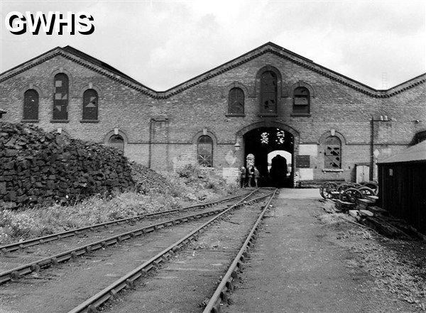 30-143 Wigston Magna Engine Shed circa 1954