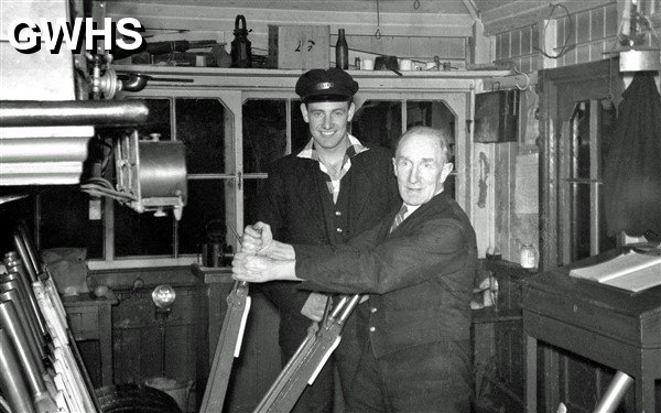 32-329 Tony and Albert Signalmen at South Wigston Station in 1958