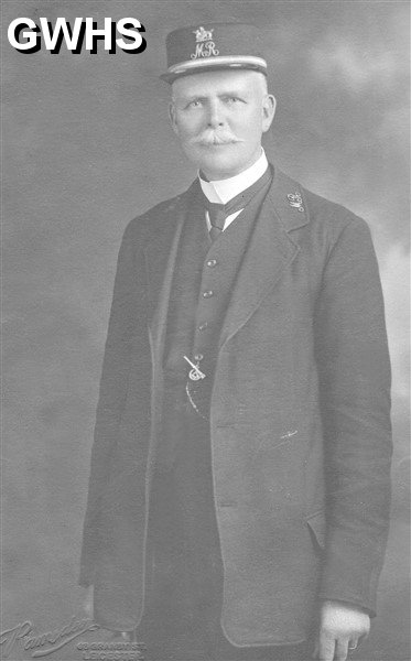 7-187a Mr John James Wood Grundy Wigston Magna Station Master c 1925