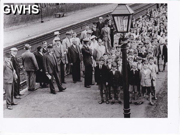 9-175 School Group Wigston Magna evacuation rehearsal c 1939