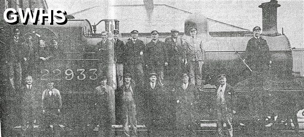 35-320 Taken at Wgston Sidings outside the engine round house.