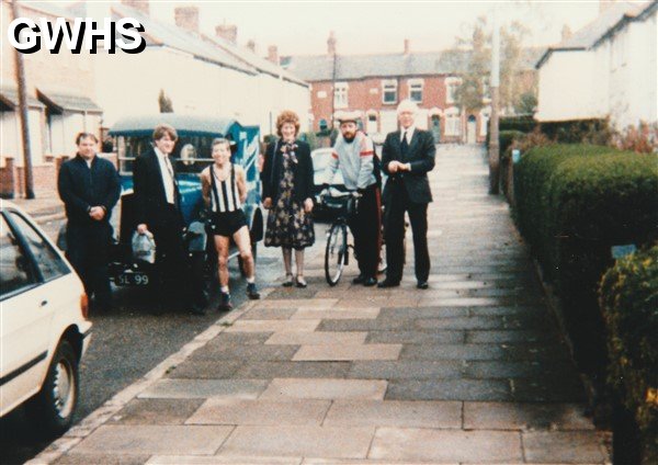 35-994 VIP's arriving for Glen Parva Station opeing 1986
