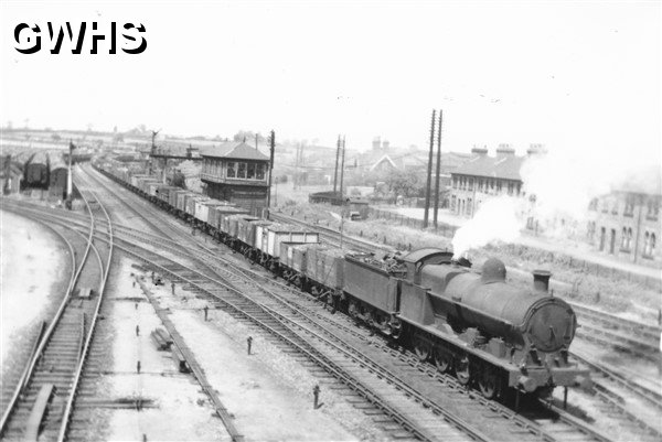 7-137a Train - Wigston Ten Row  Spion Kop 1950