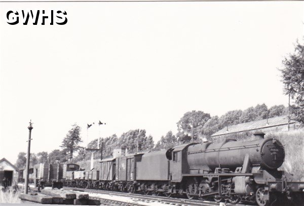 7-142 Taken on the South side of Glen Parva barracks with train about to enter Wigeton Glen Parva station