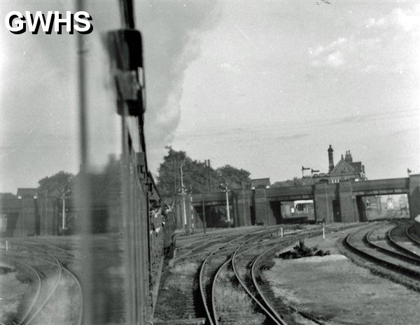 7-156a Express approaching the Spion Kop bridge and Wigston Magna station