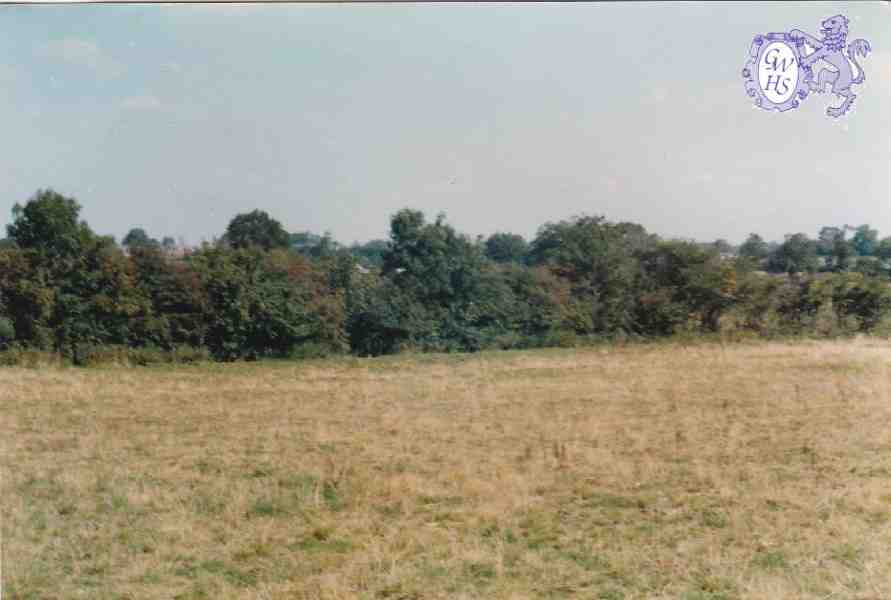 29-635 Welford Road Wigston Magna 1982 looking over Will Forryan's land which became Wigston Harcourt panoramic b