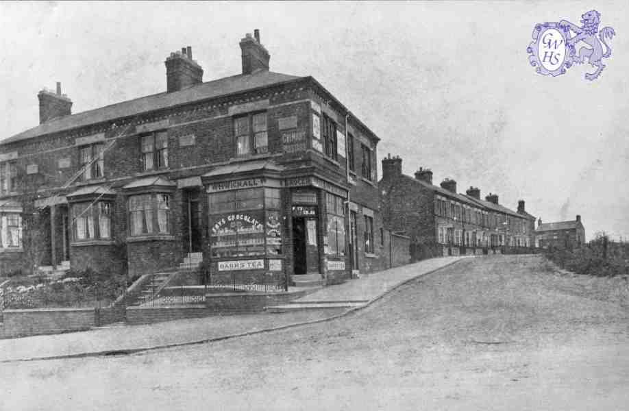 30-193a Grocers shop on corner of Welford Road and Harcourt Road Wigston Magna c 1920