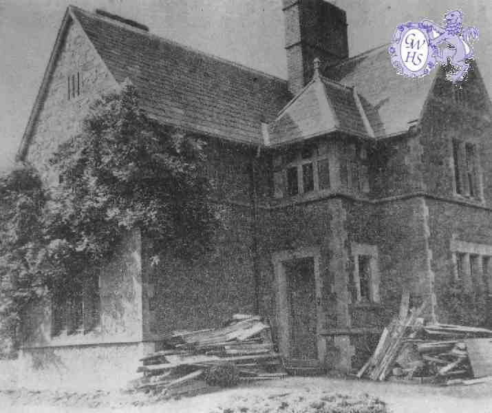 8-318a Wigston Cemetery Lodge on Welford Road awaiting demolition