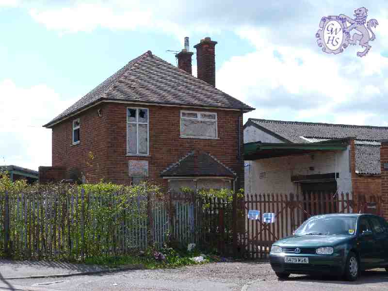 19-363 Derilict House on corner of West Avenue and Pulman Road West Avenue Wigston Magna 2012