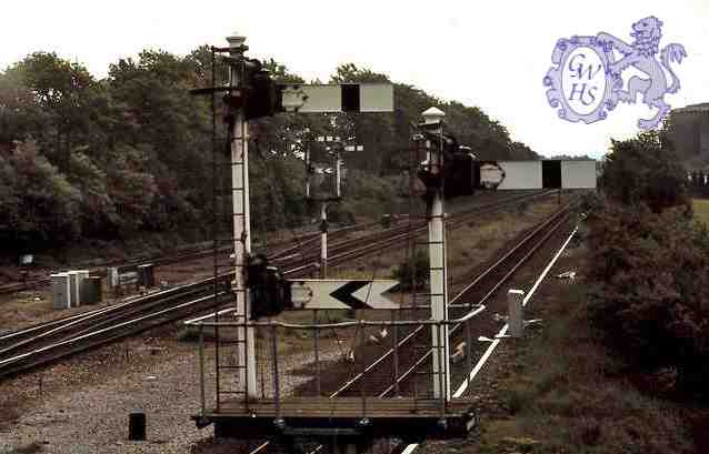 32-051 Semaphores next to the bridge at Wigston South Junction looking South towards Kilby Bridge